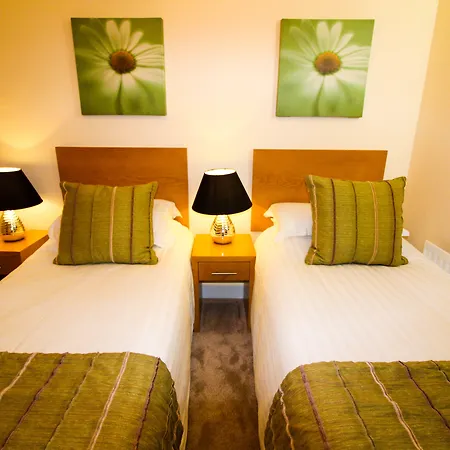 The Sands - Sea Front Отель Скарборо