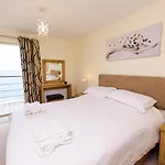 The Sands - Sea Front Hotel Scarborough