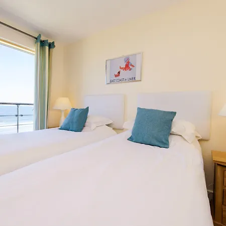 The Sands - Sea Front Hotel Scarborough