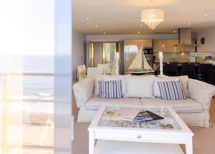 The Sands - Sea Front Hotel *