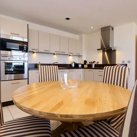 The Sands - Sea Front Otel *