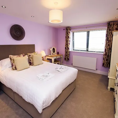 The Sands - Sea Front Apartment