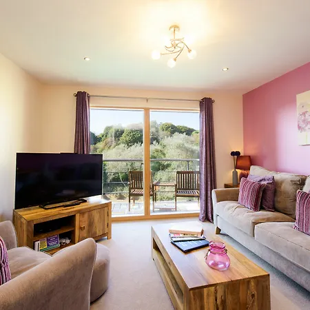 The Sands - Sea Front Apartment Scarborough