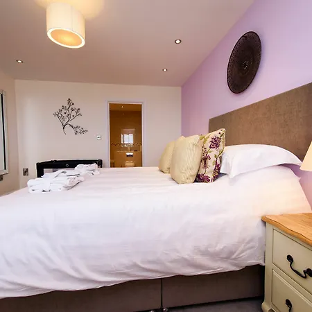 The Sands - Sea Front Apartment Scarborough